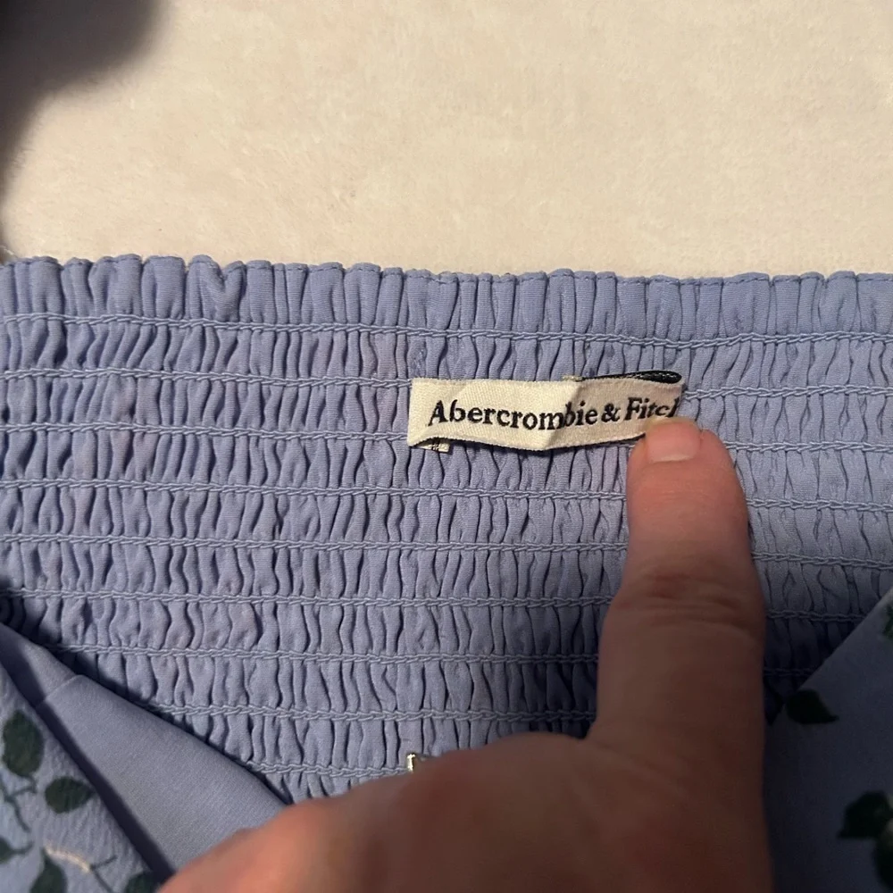 Abercrombie & Fitch Blue Bishop Sleeve Crop Blouse Sz M - Picture 3 of 7